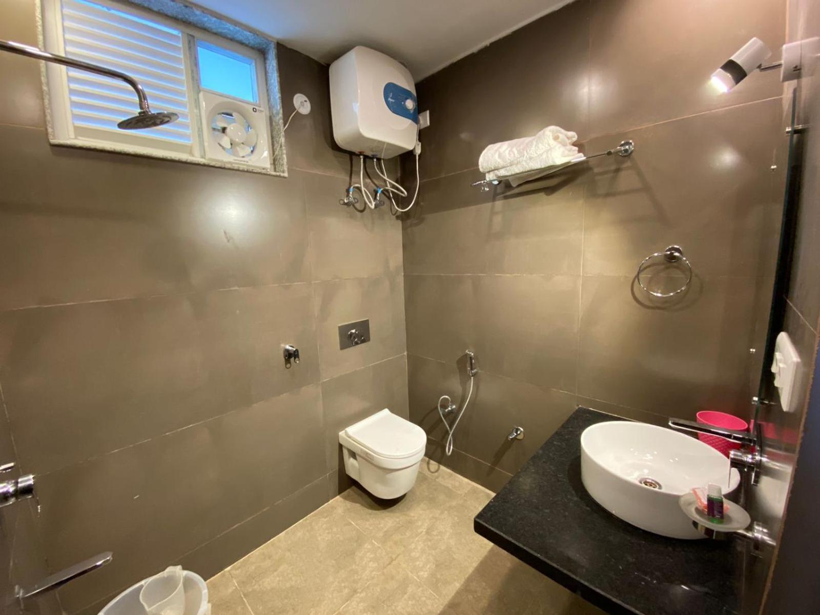 The Aesthetic Hotel & Restaurant Bhīm Tāl Dış mekan fotoğraf